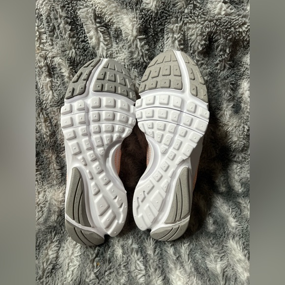 276: Nike Presto Fly (GS) - Picture 7 of 11